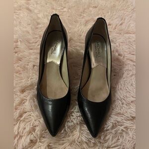 🖤Michael Kors Black Flex Pumps VGUC Leather IOB! Size 8M Classic Heel🖤